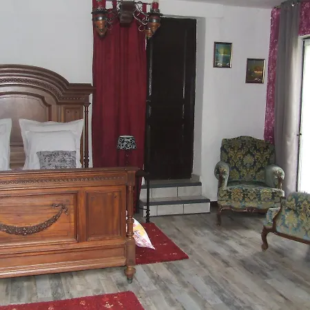 B&B Chambres D'hotes La Pombolaise Saint-Front-la-Rivière
