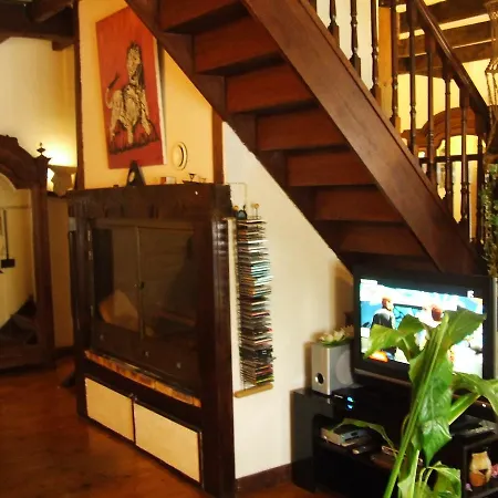 Chambres D'hotes La Pombolaise B&B